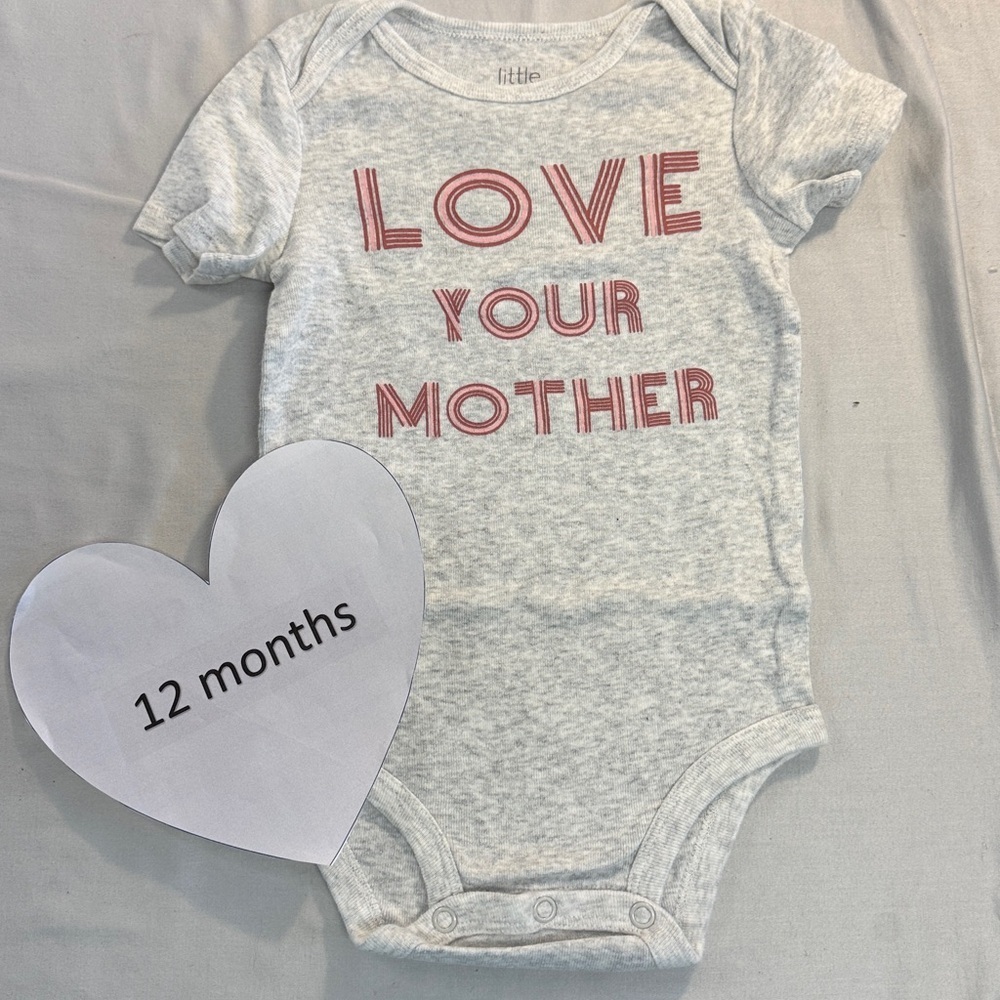 Little Planet - Organic Cotton Short sleeve Grey Bodysuit with Red Lettering